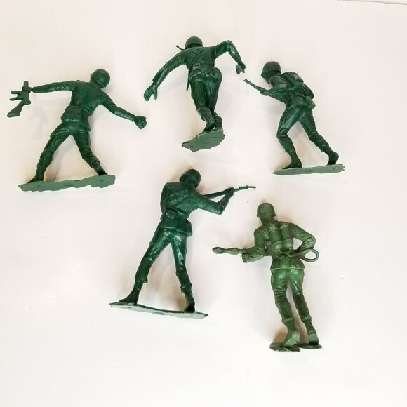1964 Louis Marx Toy Green Army Soldiers Large 5"-6" with Guns Lot Of 6 - Picture 4 of 10